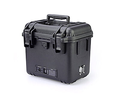 S-4040 | 4-Battery power station box with 48V+24V output S-4040 | 4-Battery power station box with 48V+24V output