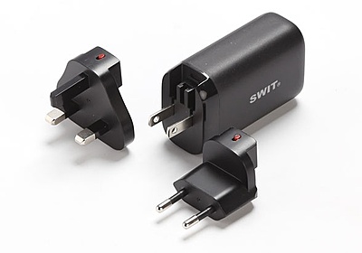 UC-2065 | 2xUSB-C + 1x USB-A 65W Fast USB-C Charger UC-2065 | 2xUSB-C + 1x USB-A 65W Fast USB-C Charger