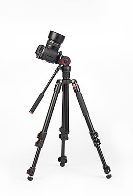 MUF50 | Aluminum Camera Tripod KIT, with SWIT TH50 Fluid Video Head, 5kg Payload, Soft Bag. MUF50 | Aluminum Camera Tripod KIT, with SWIT TH50 Fluid Video Head, 5kg Payload, Soft Bag.