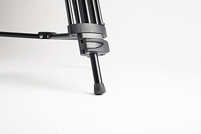 TOWER100 | Aluminum Camera Tripod KIT, with SWIT TH100A Fluid Video Head, Mid-level Spreader, 10kg Payload, Soft Bag TOWER100 | Aluminum Camera Tripod KIT, with SWIT TH100A Fluid Video Head, Mid-level Spreader, 10kg Payload, Soft Bag