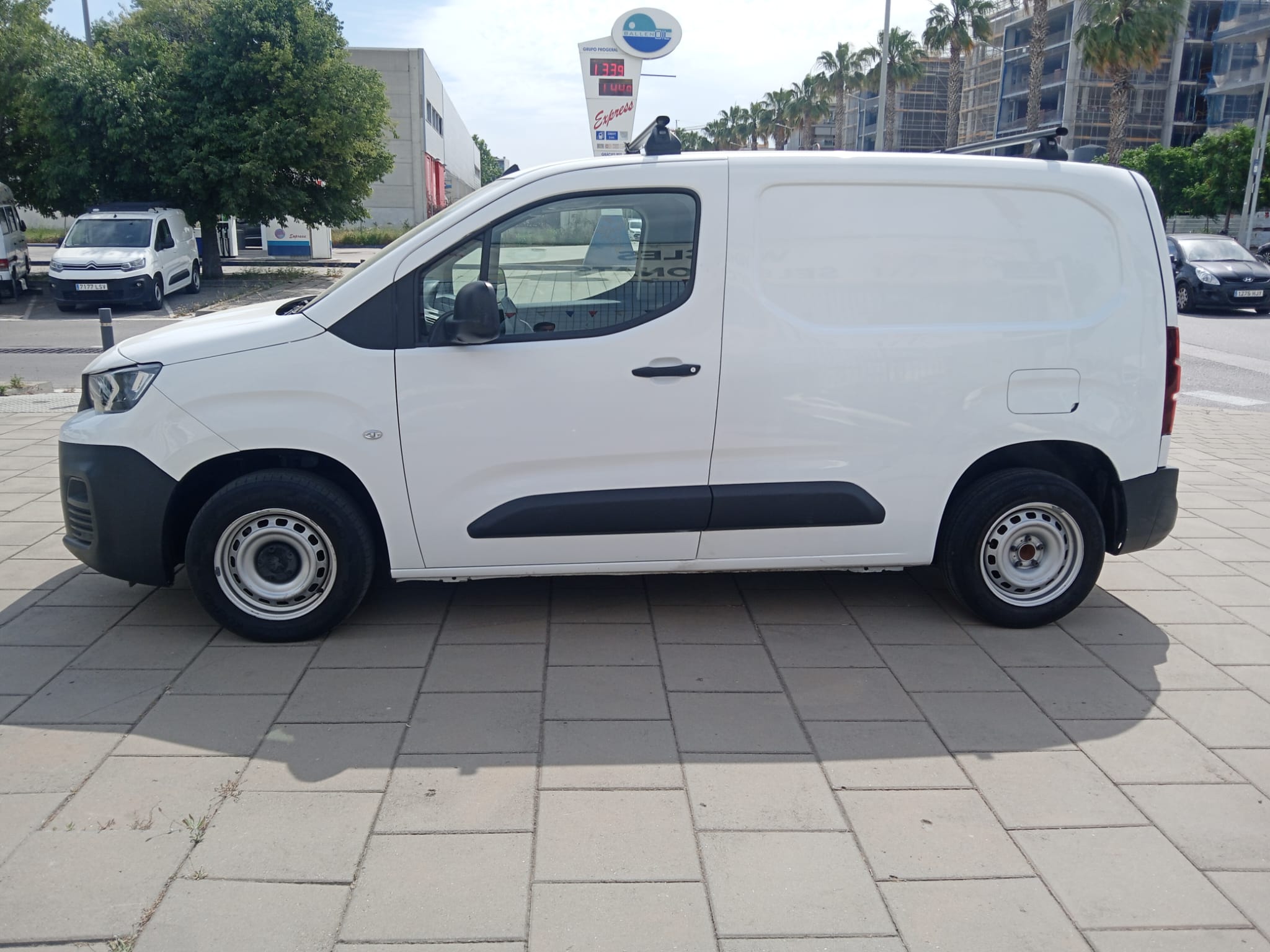 PEUGEOT PARTNER FURGON 15CC PEUGEOT PARTNER FURGON 15CC