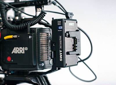 KA-R31B | High load with multi sockets Hot-Swap Adaptor with SDI 1to2, 28V B-Mount to ARRI ALEXA Mini or Mini LF KA-R31B | High load with multi sockets Hot-Swap Adaptor with SDI 1to2, 28V B-Mount to ARRI ALEXA Mini or Mini LF