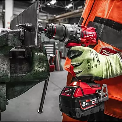 Milwaukee ударна дупчалка M18FPD3