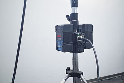 TD-R210S | 500W Super High load 48V/24V  Flexible Stand-mounted Adaptor for dual batterieS, V-mount TD-R210S | 500W Super High load 48V/24V  Flexible Stand-mounted Adaptor for dual batterieS, V-mount