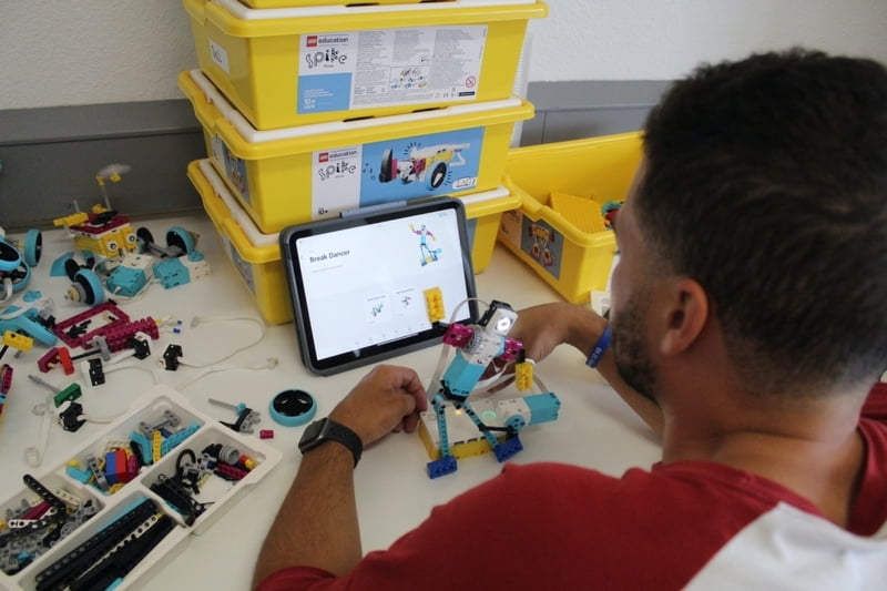 STEM / Lab Explorers Camp in Switzerland STEM / Lab Explorers Camp in Switzerland