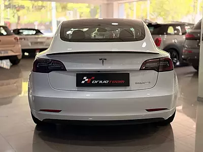 TESLA MODEL 3 PERFORMANCE